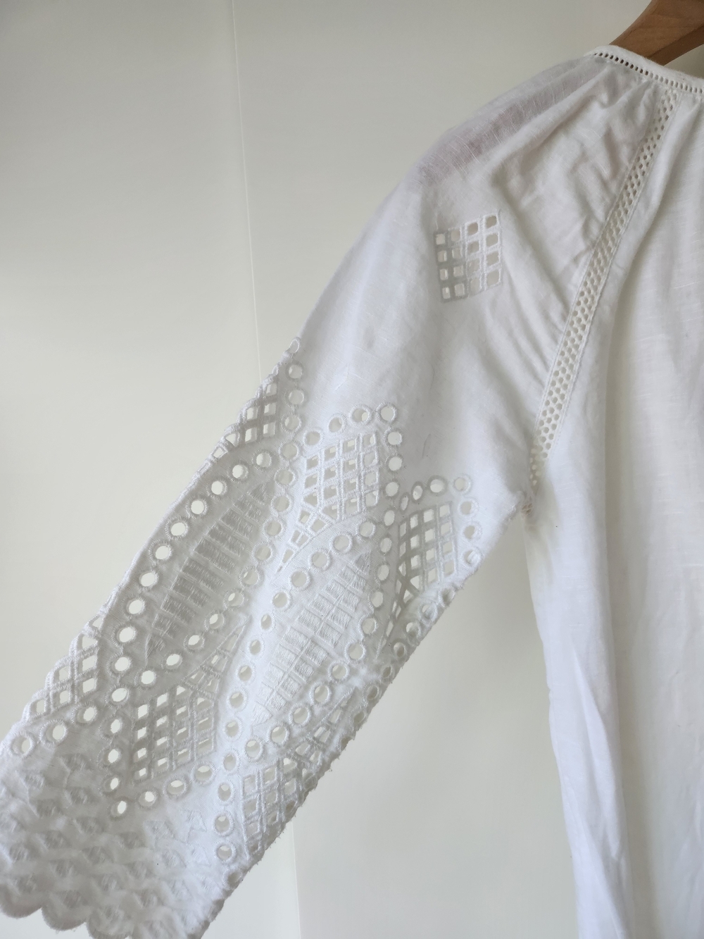 J.Crew Beach Coverup In White Linen With Eyelet Details - Picture 4 of 6